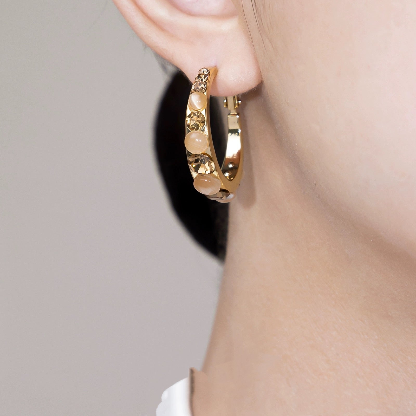 Ladies' earrings plated with 14k gold circles