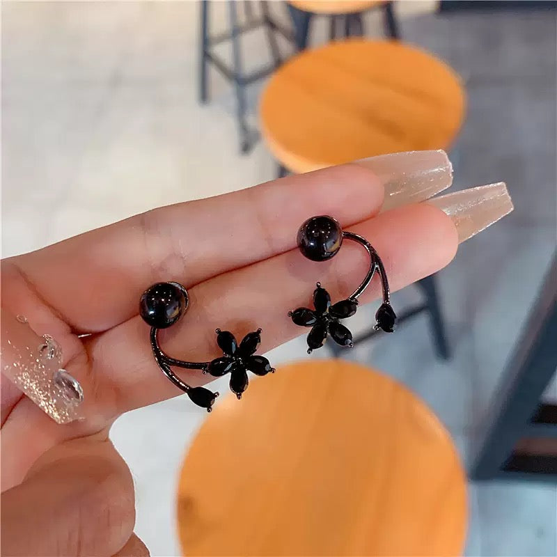 14K gold elegant black flower women's earrings